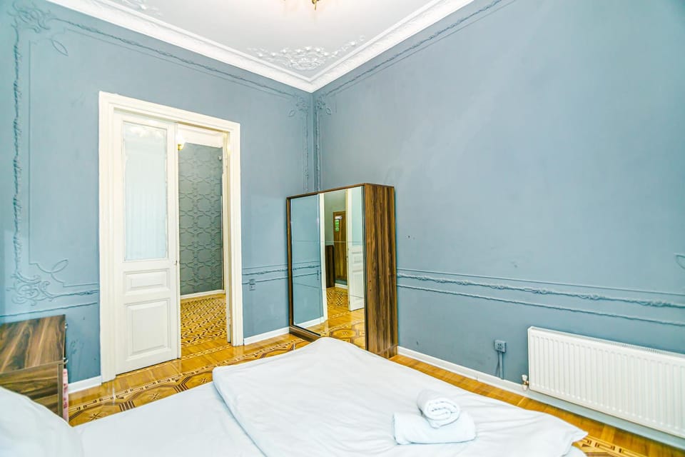 Bed, Photo of the whole room, Bedroom, internet, towels, wardrobe