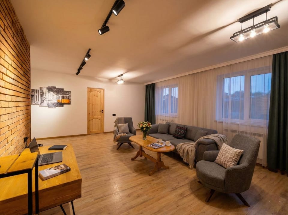 Chill Out Zone ,entire home with 4 bedroom, Curated by Harmony Apartment in Armenia
