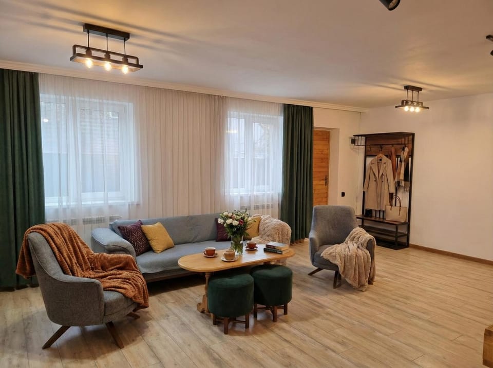Chill Out Zone ,entire home with 4 bedroom, Curated by Harmony Apartment in Armenia