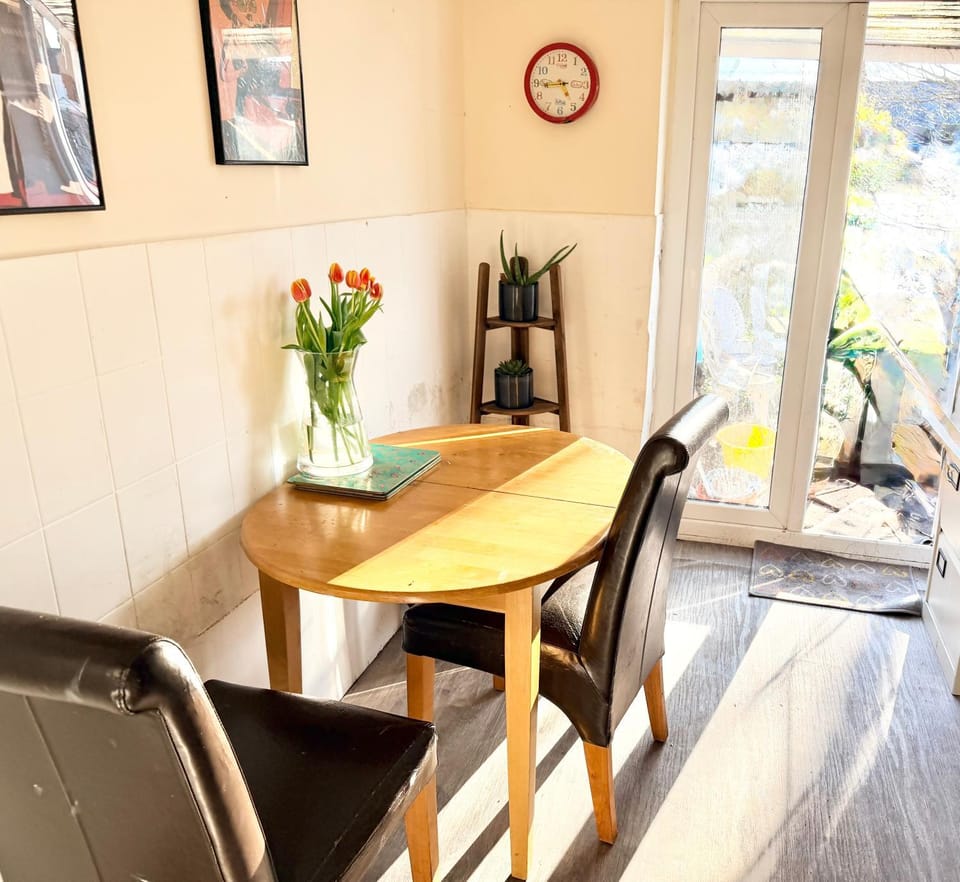 Central Reading Cozy Spacious Room Vacation rental in Reading
