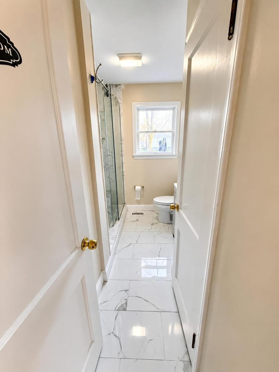 Cozy Private Queen Room 3 with Desk TV and WiFi near Yale Vacation rental in North Haven