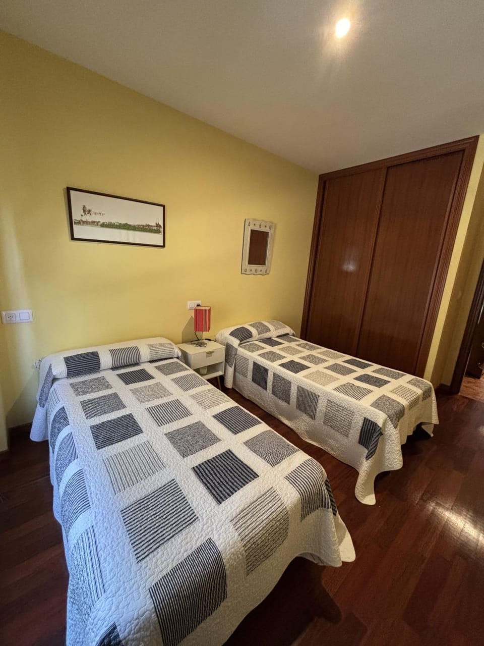 Amplio piso a 100m de la playa de Coroso,Ribeira by Cristian&Tamara"alquileres" Apartment in Galicia