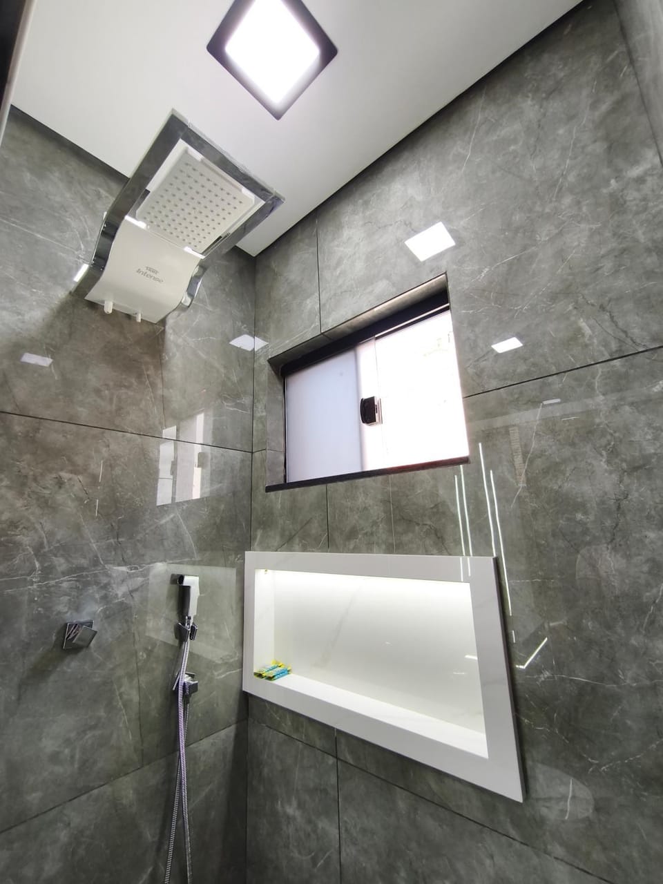 Micro casa 22m2 Localização estratégica Londrina House in Londrina