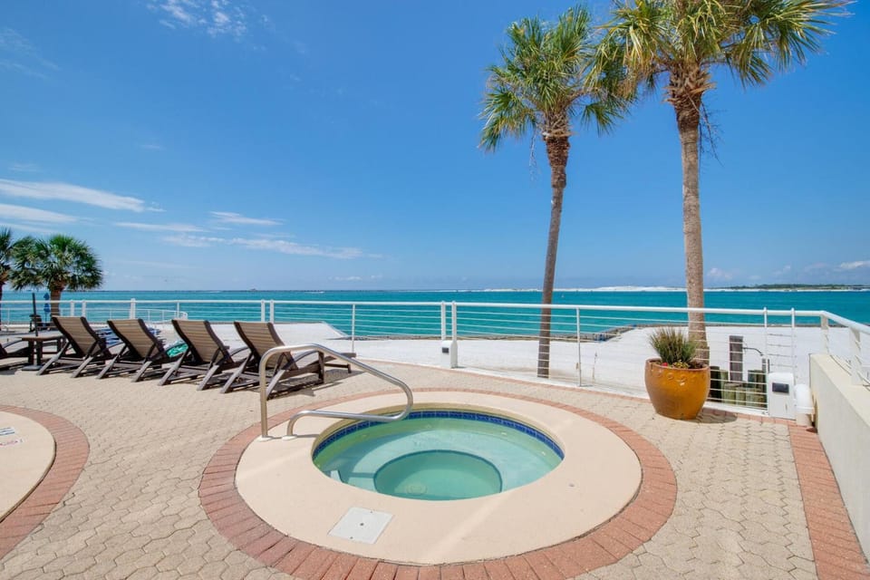 Day, Summer, Hot Tub, Seating area, Sea view, sunbed
