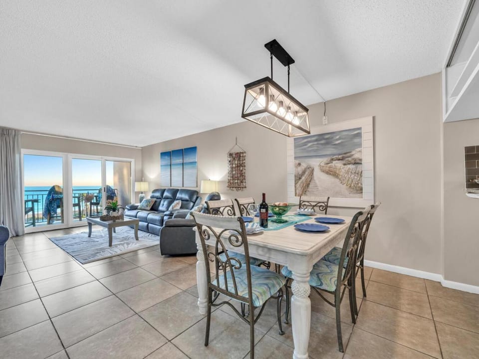 Day, Balcony/Terrace, Living room, Dining area, Sea view, furniture