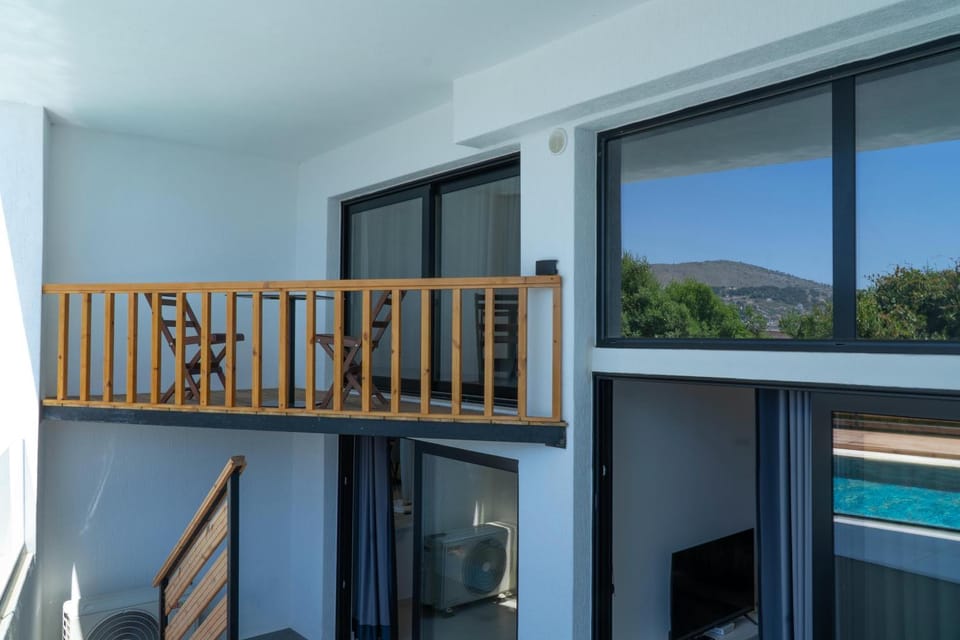Panorama Pool Duplex Apartment in Sarandë