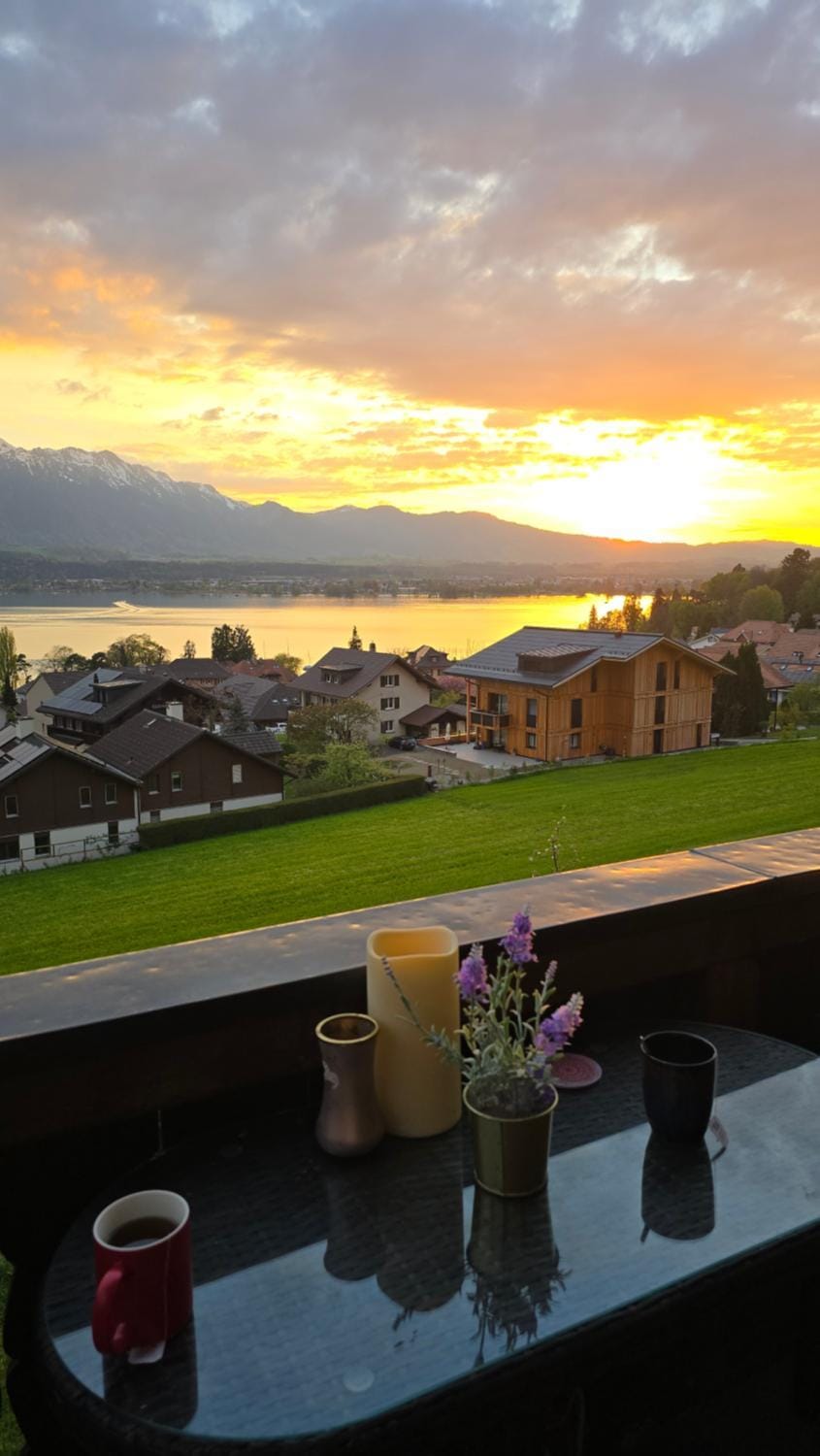 View (from property/room), Balcony/Terrace, Lake view, Mountain view