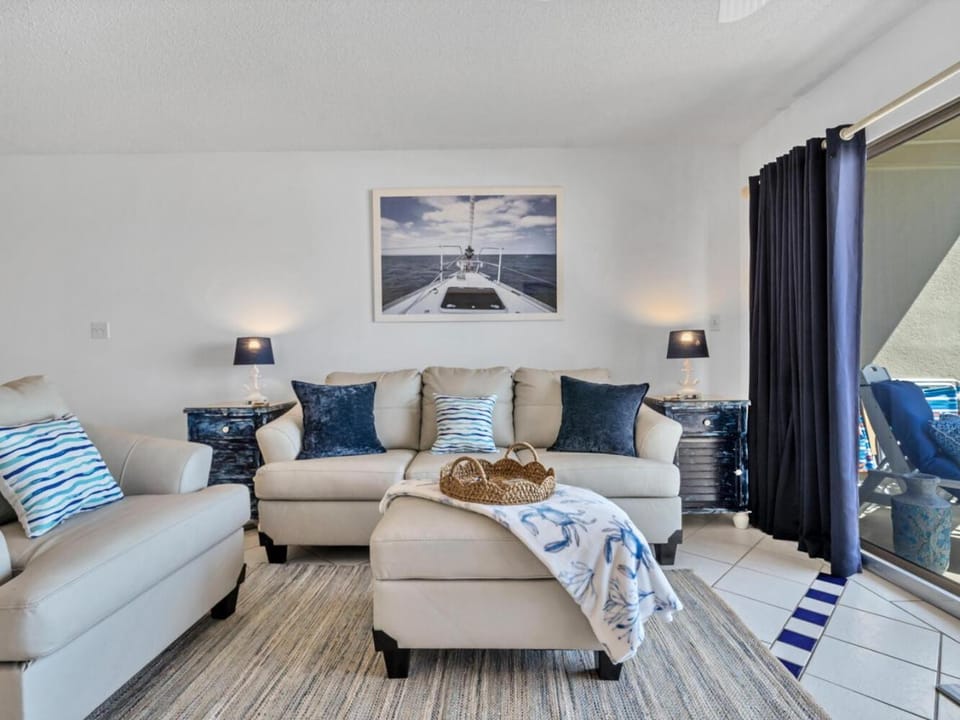 Emerald Towers West 2003 - Beachfront Blessings Apartment in Okaloosa Island