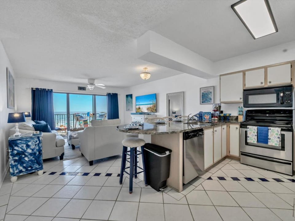 Emerald Towers West 2003 - Beachfront Blessings Apartment in Okaloosa Island
