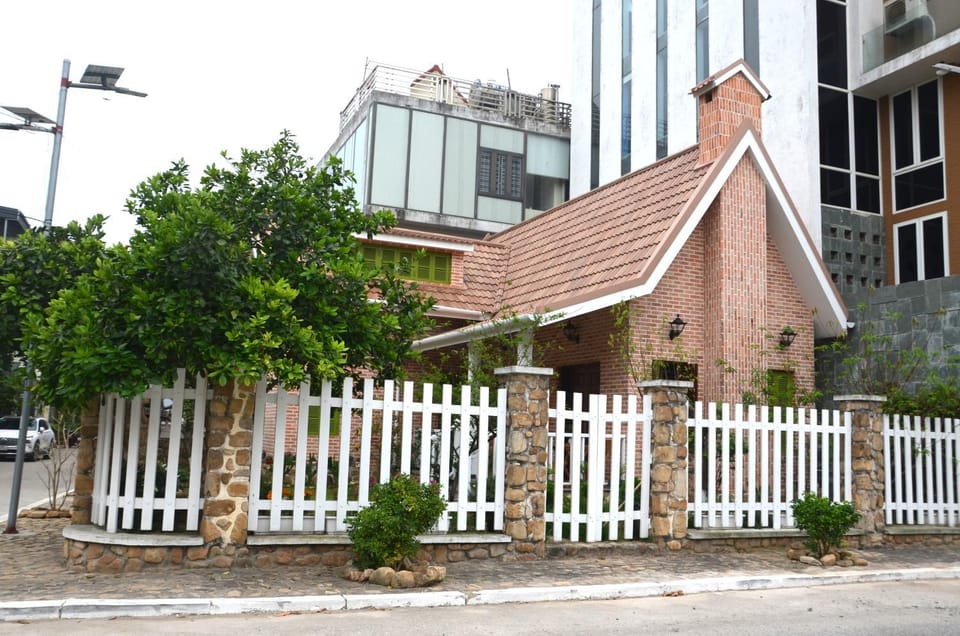 Property building, Day