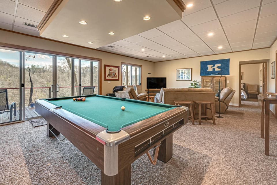 Fun w/ Family! Lakefront Gem in Jamestown House in Lake Cumberland