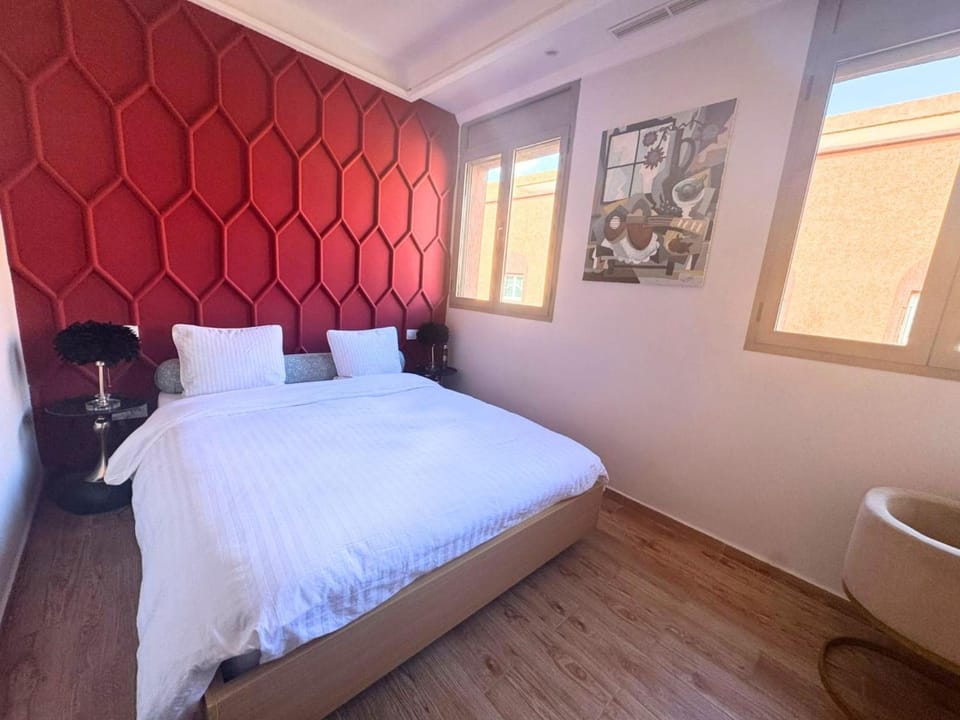 Photo of the whole room, Bedroom