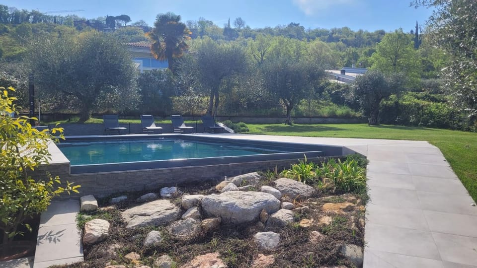 Day, Natural landscape, Activities, Garden, Garden view, Garden view, Lake view, Landmark view, Landmark view, Mountain view, Mountain view, Pool view, Swimming pool, VIP