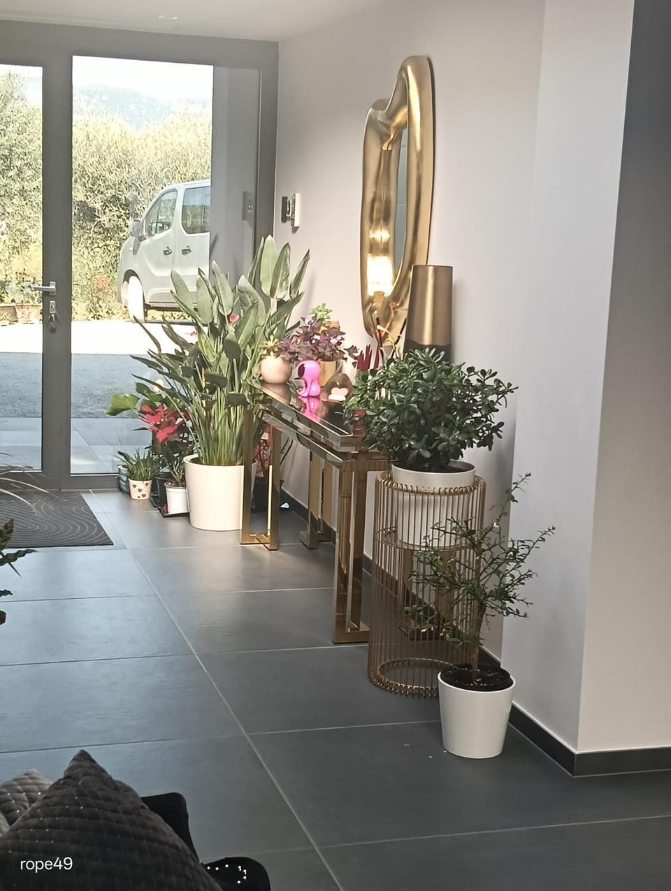 Living room, Decorative detail, Seating area, Garden view, Landmark view, Landmark view
