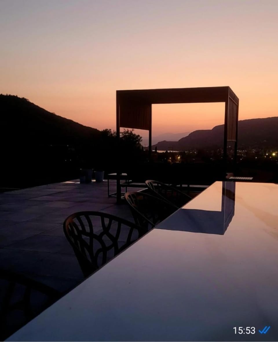 Day, Garden, Garden, View (from property/room), Garden view, Lake view, Lake view, Swimming pool, Family