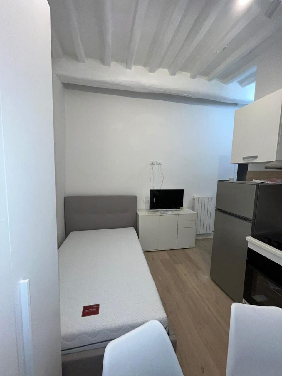 AM Stays 7 - Chic Studio with Exposed Beams Apartment in Perugia