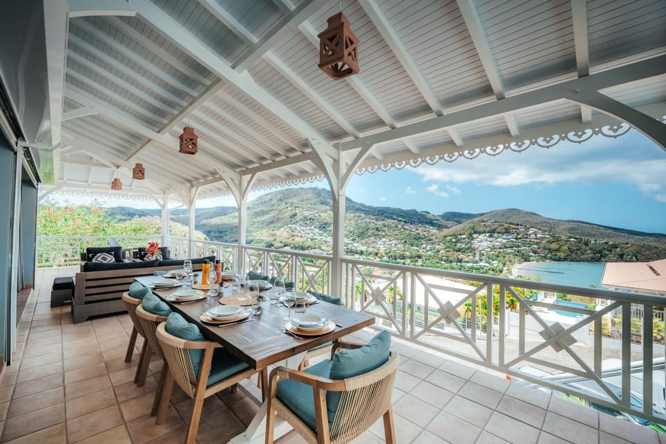 Patio, Natural landscape, View (from property/room), Balcony/Terrace, Dining area, Mountain view, Sea view