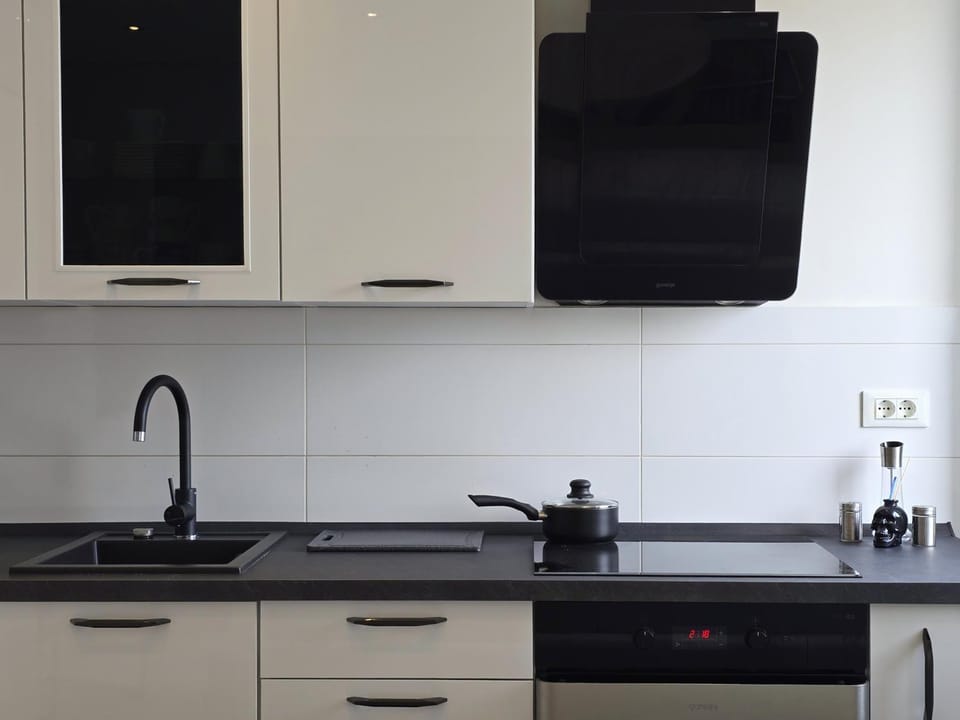 Kitchen or kitchenette, oven, stove