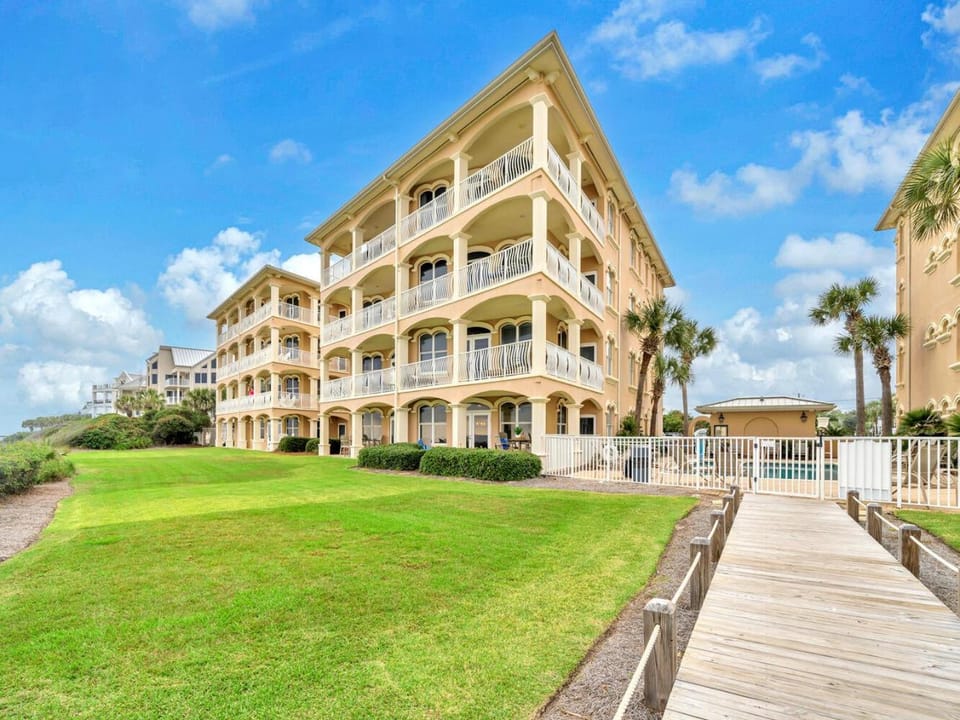 Monterey B101 - Monterey Magic Apartment in Seacrest