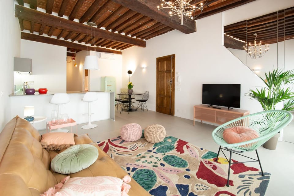 Communal lounge/ TV room, Living room