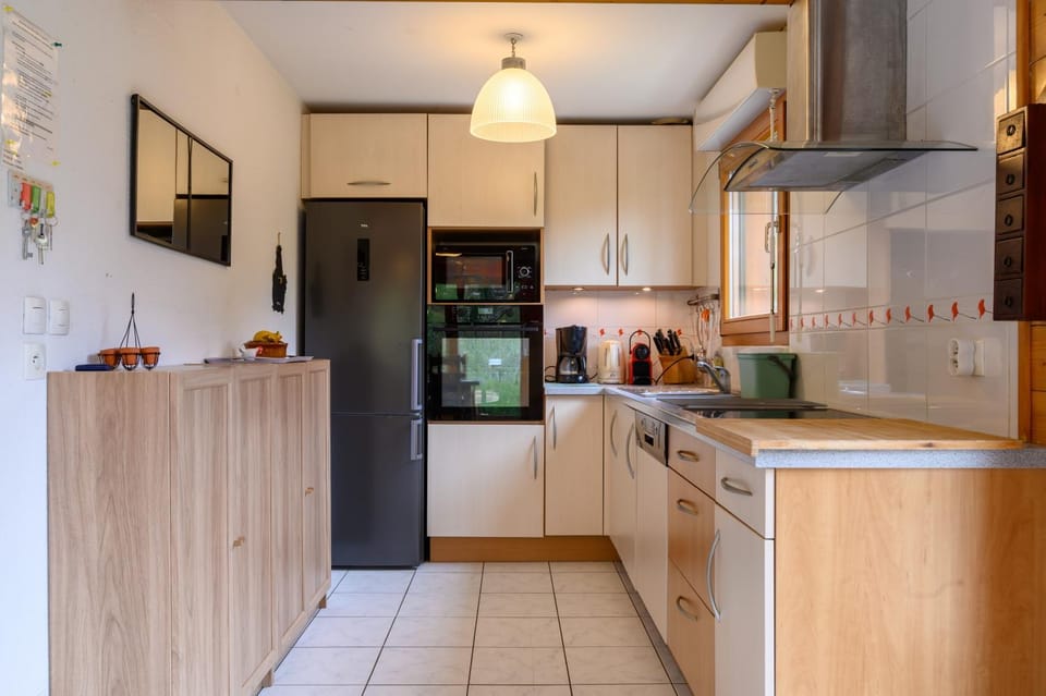 Kitchen or kitchenette, Living room