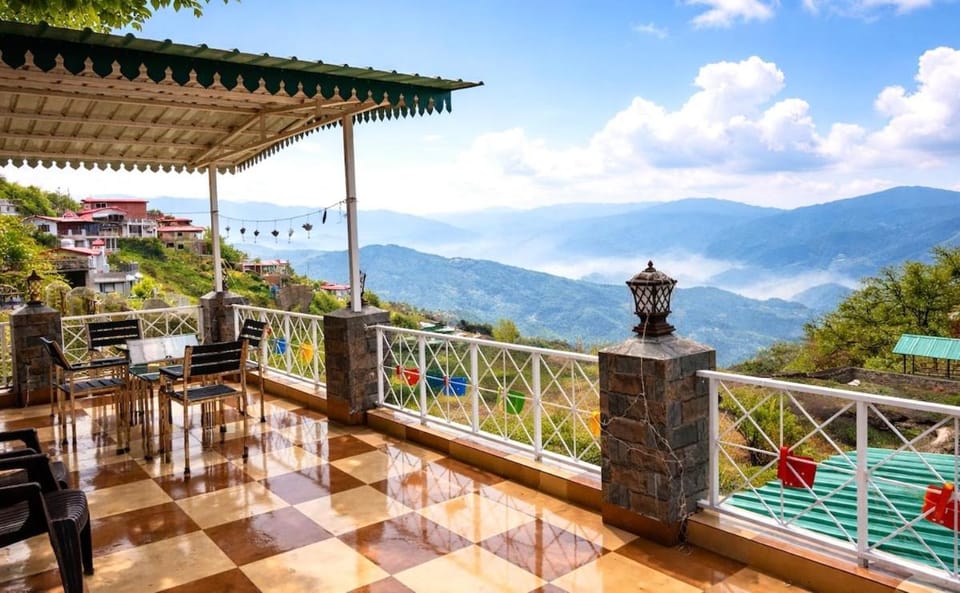 Balcony in the Clouds - Himalayan Views, Sunset House in Uttarakhand