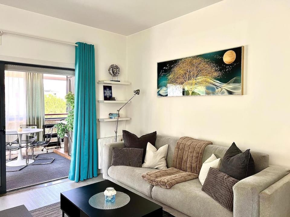 Stylish 1BR Marina Park - Pool & Loggia, centrally located Apartment in Lagos