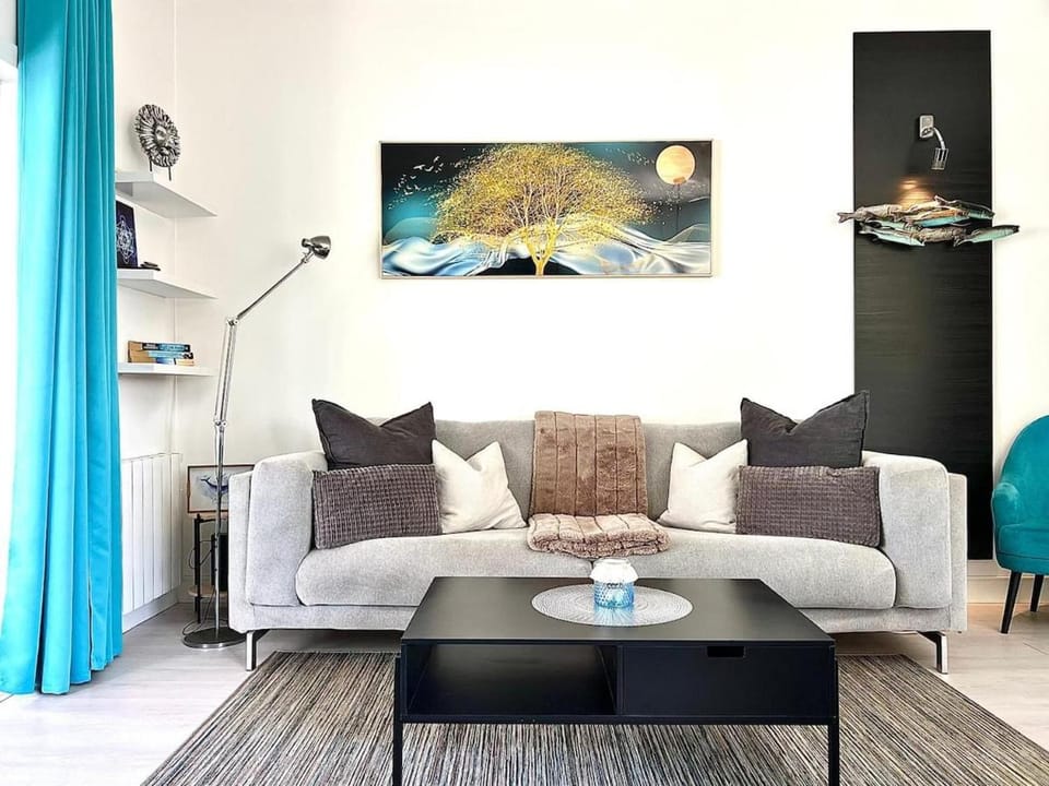 Stylish 1BR Marina Park - Pool & Loggia, centrally located Apartment in Lagos