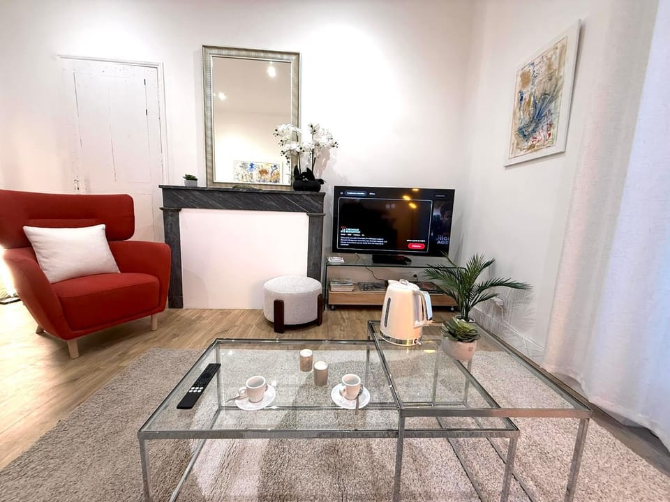 Communal lounge/ TV room, TV and multimedia, Living room, Seating area