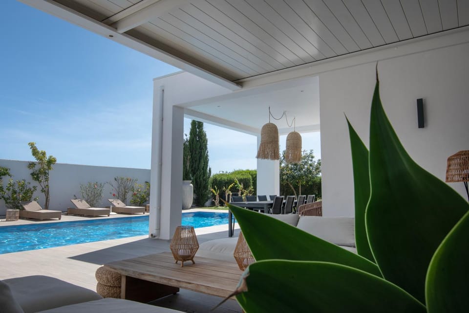Patio, Pool view, Swimming pool, sunbed