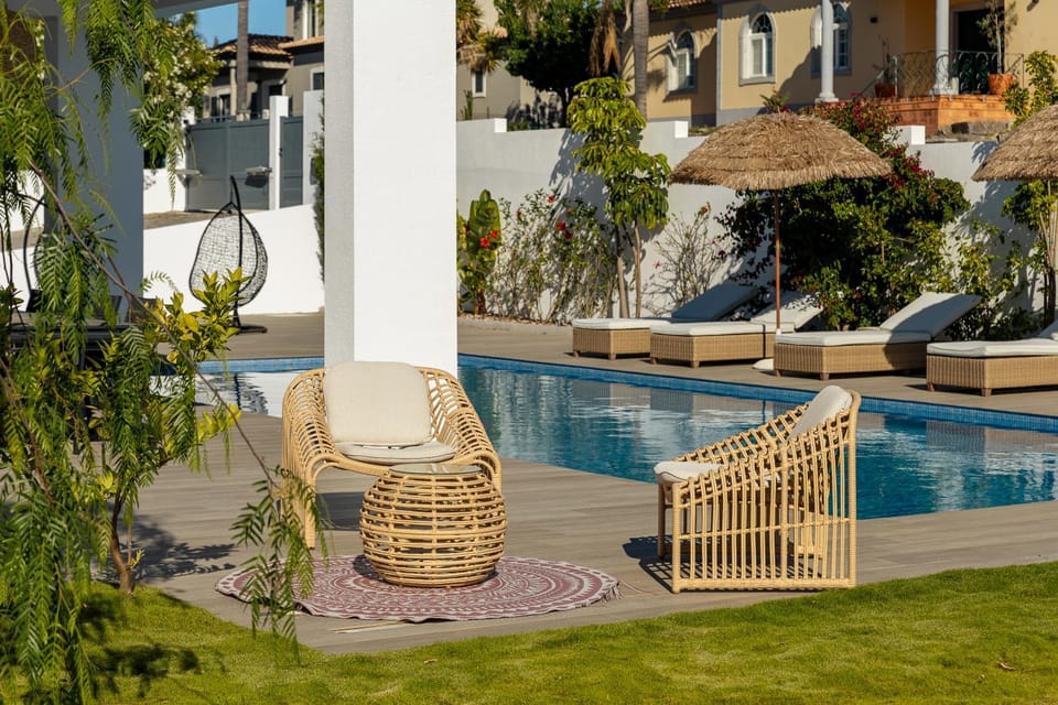 Patio, Garden, Swimming pool, sunbed