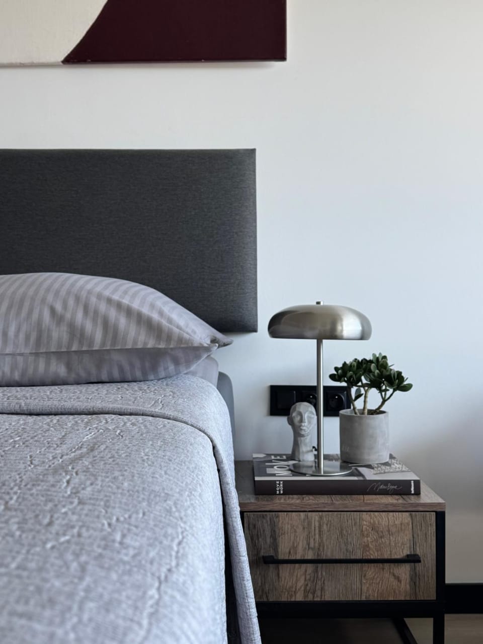 Bed, Photo of the whole room, Decorative detail, Bedroom, Location