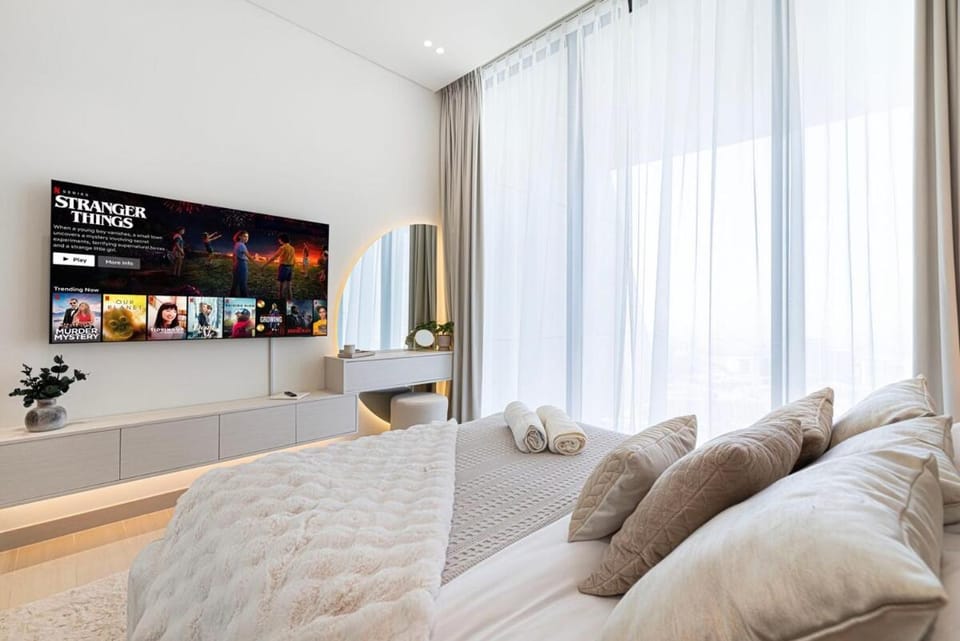 Luxury Retreat with a Balcony Pool Apartment in Dubai