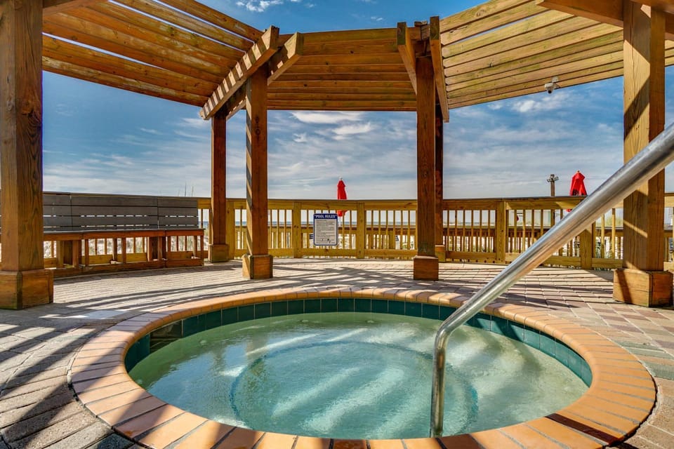 Day, Hot Tub, Balcony/Terrace