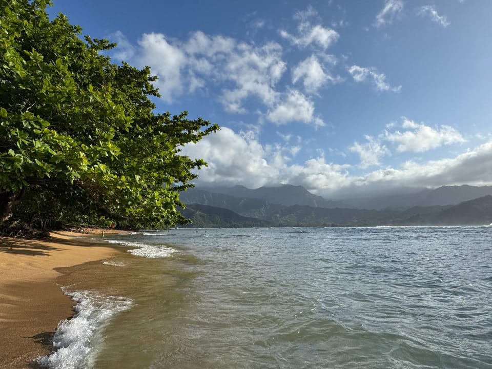 NEW Sunset Hideaway with Beach Access Pools & AC House in Princeville