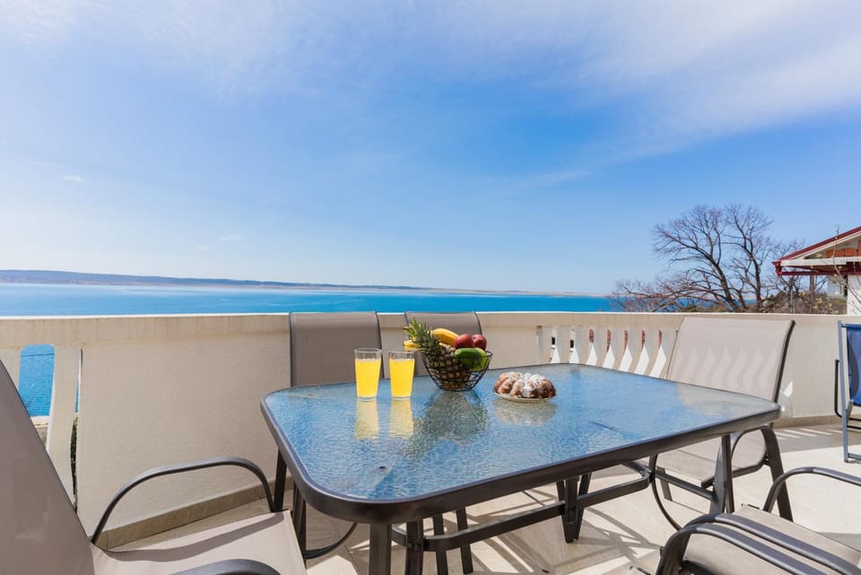 Natural landscape, Balcony/Terrace, Food and drinks, Sea view