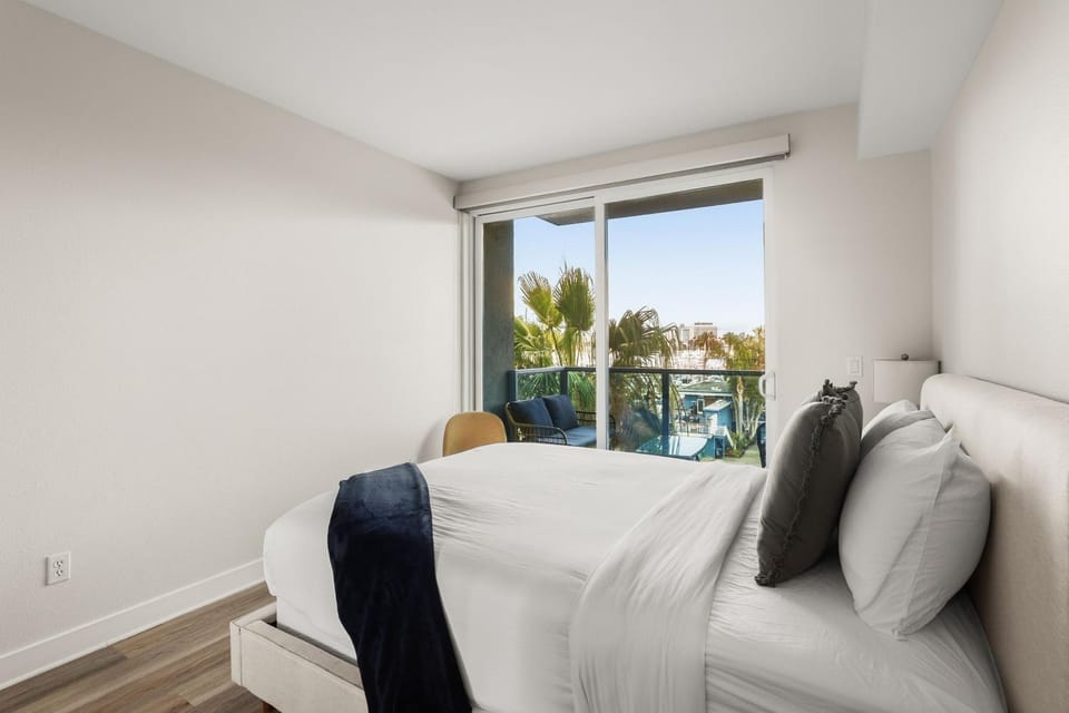 View (from property/room), Balcony/Terrace, Photo of the whole room, Bedroom