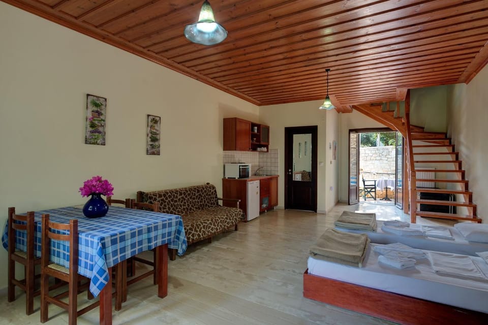 Seating area, Bedroom