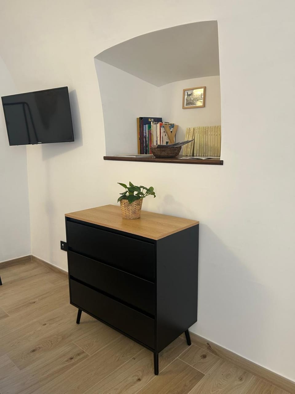 Communal lounge/ TV room, Library, TV and multimedia, Evening entertainment