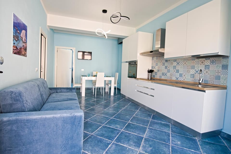 Living room, Seating area, Dining area, stove