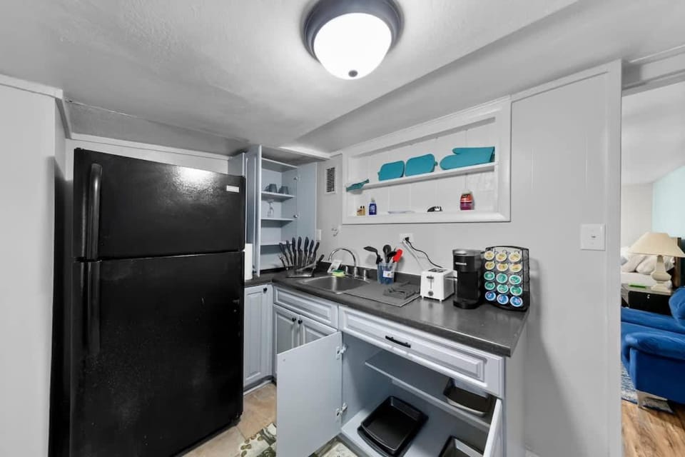 The Cozy Deal Washer and Dryer Central Budget Friendly House in Jacksonville