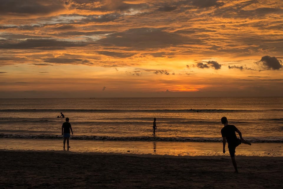 Nearby landmark, People, Neighbourhood, Natural landscape, Beach, Sunrise