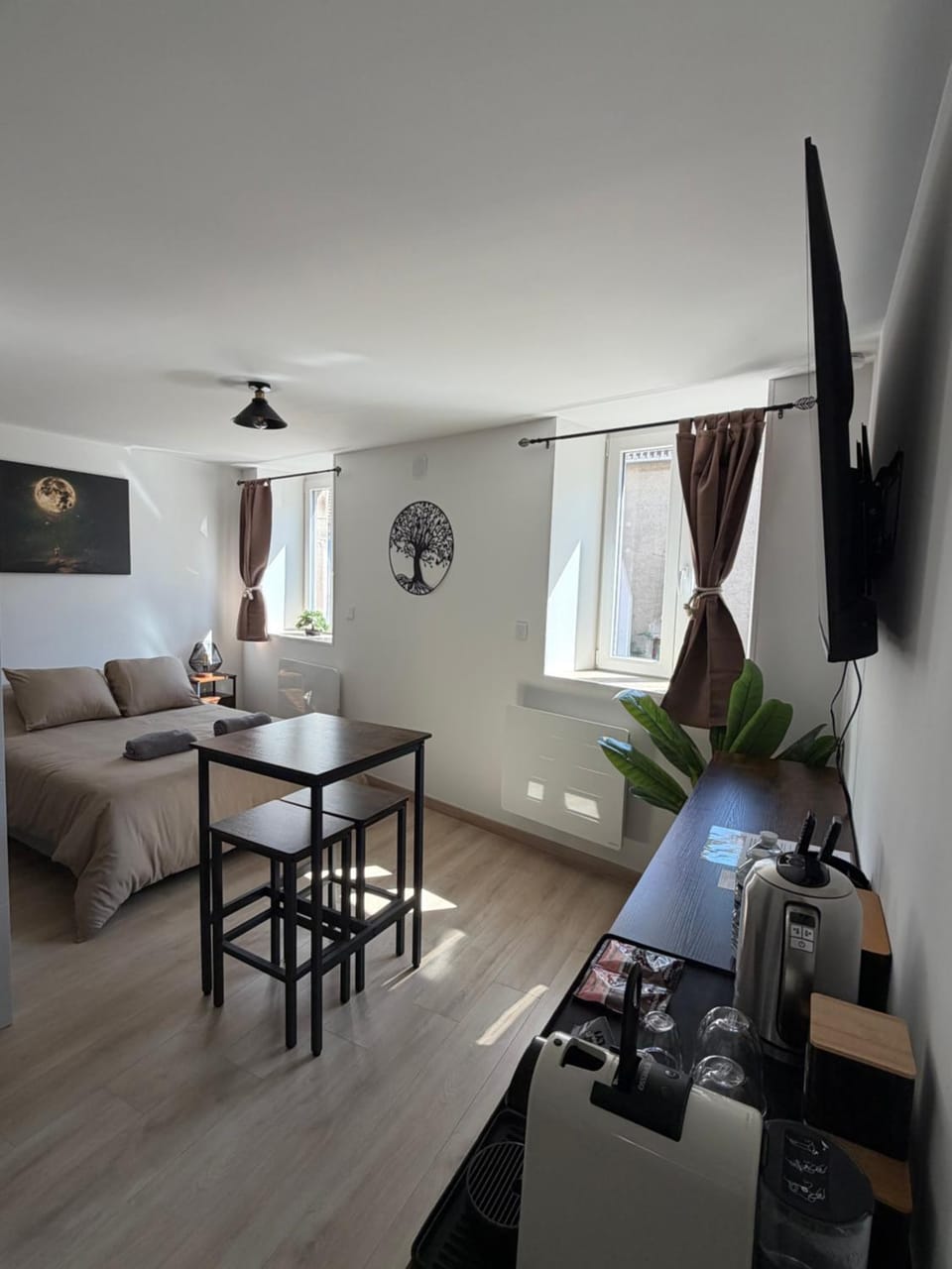 Studio cosy neuf, Cafe offert, Fibre et entree autonome Apartment in Bourgogne-Franche-Comté