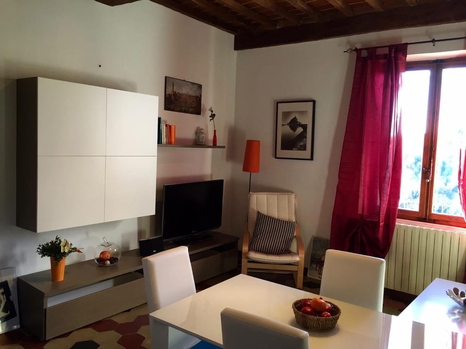 Communal lounge/ TV room, TV and multimedia, Living room