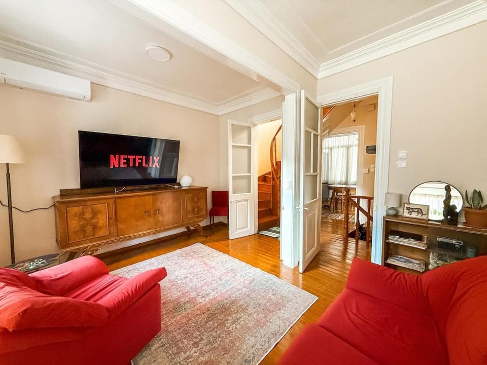 TV and multimedia, Seating area