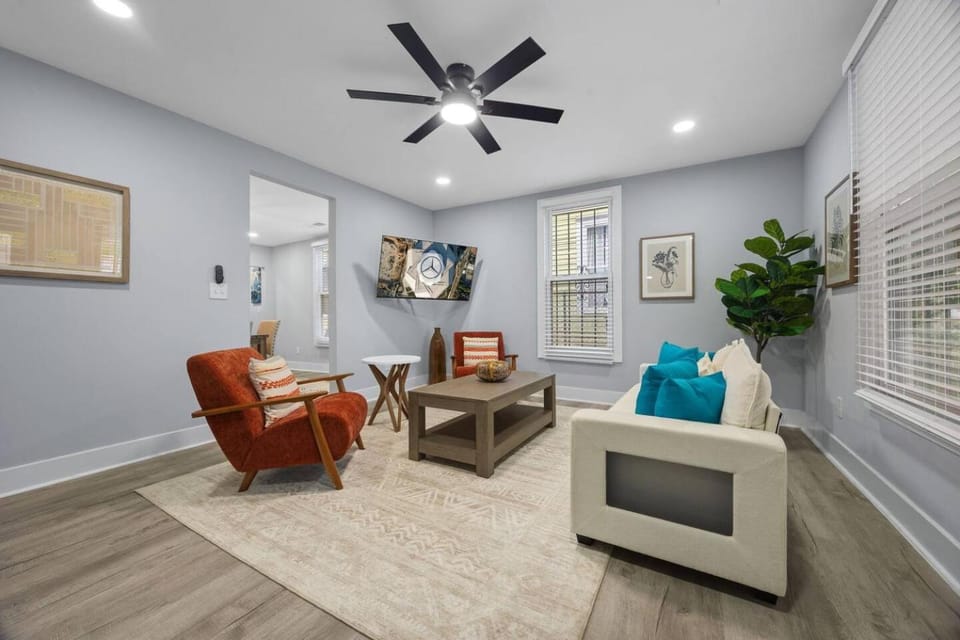 TV and multimedia, Living room, Seating area