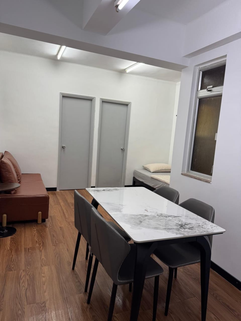 广源大厦5F-q Apartment in Hong Kong