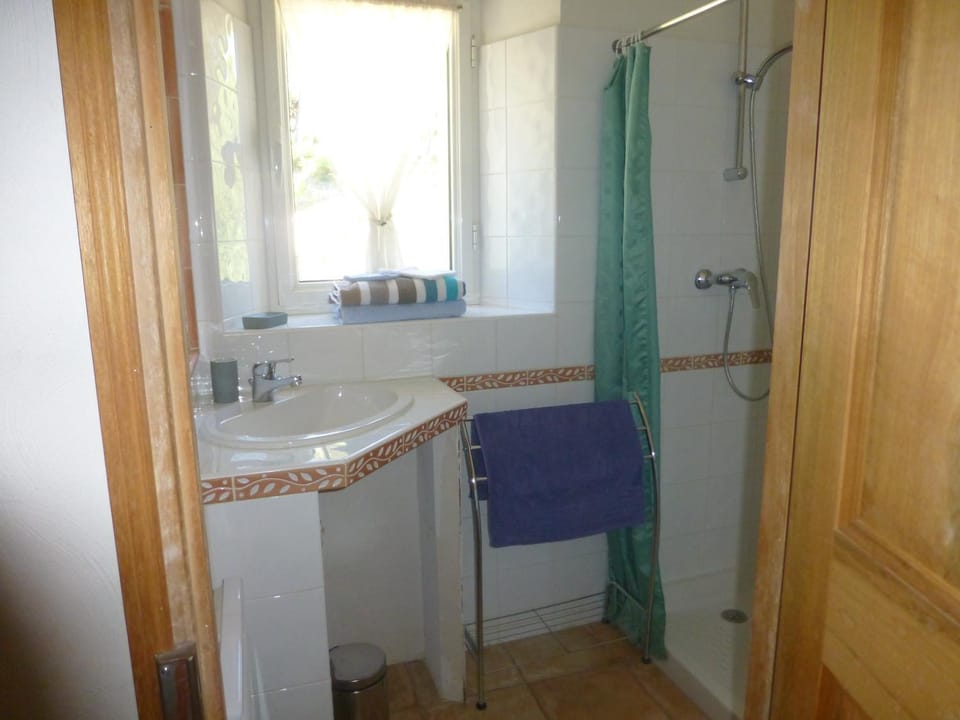 Property building, Photo of the whole room