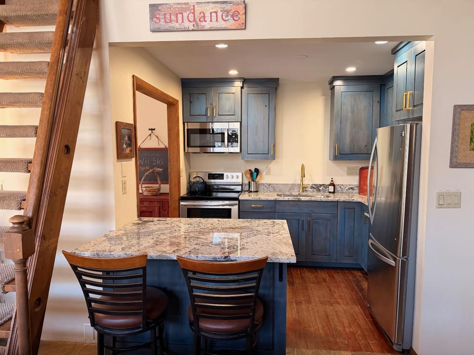 Hillside Hideaway - Hot Tub, Sauna, Kids loft House in Sundance