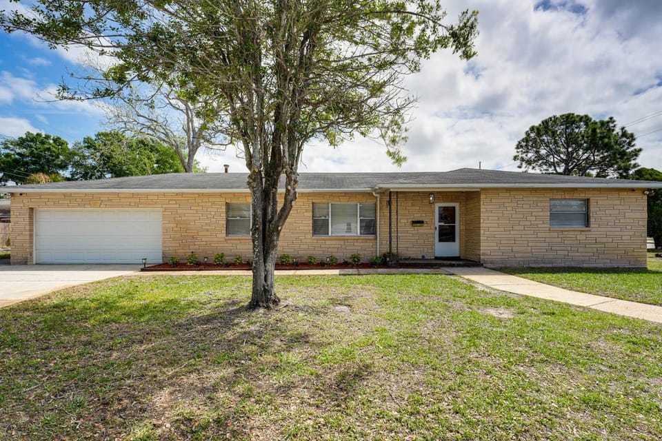 St Pete Home w/ Ample Parking! Near Dtwn & Beaches House in St Petersburg